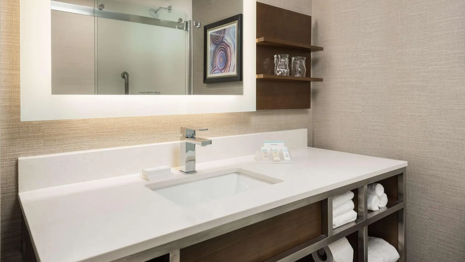Hilton Garden Inn Ottawa Downtown Hotel