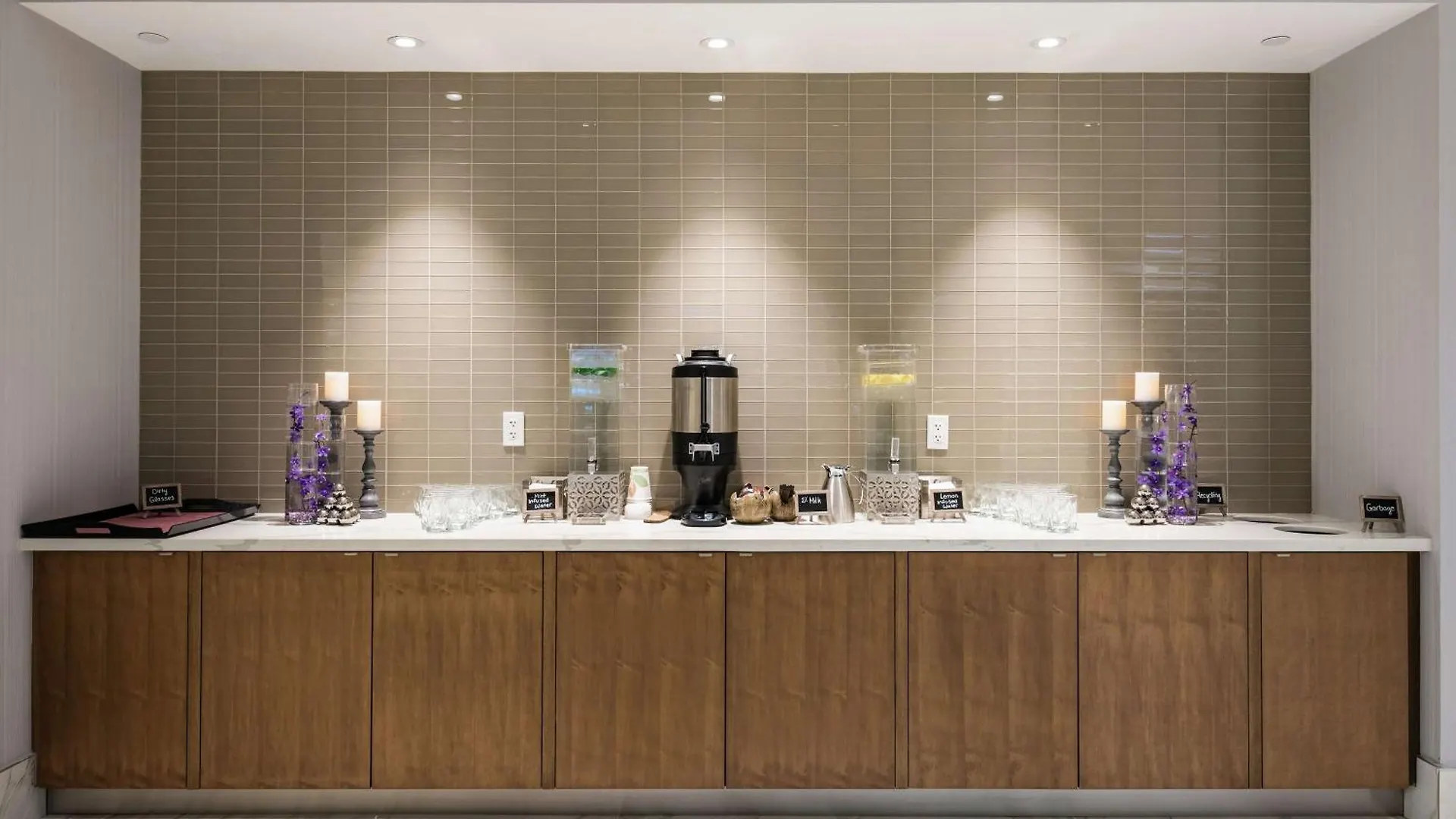 Hilton Garden Inn Ottawa Downtown Hotel
